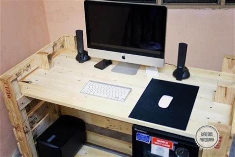 Computer Desk Made From Pallets