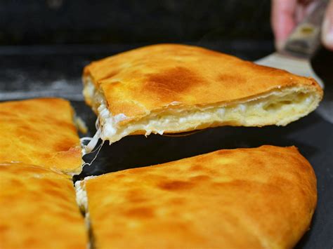 The national dish of Georgia - Khachapuri | Recipe | Georgian food ...