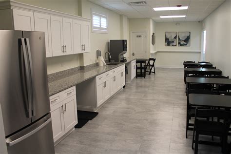 Local communities react to the new suburban funeral home design 17