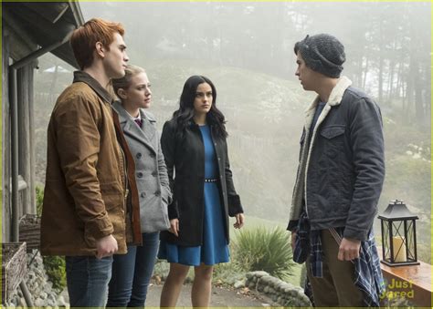 Full Sized Photo Of Varchie Bughead Cabin Clip Riverdale Varchie