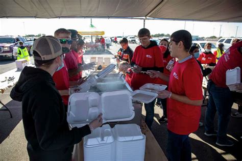 H E B Shares More Than 9000 Meals During Annual Feast