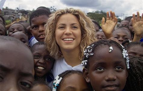 Shakira, Waka Waka l'inno ufficiale dei Mondiali del Sudafrica 2010 ...