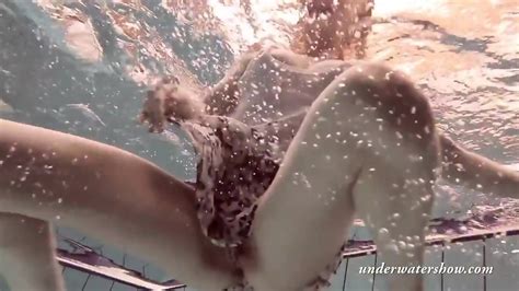 Blonde Babe Okuneva Shaved Pussy Underwater Swimming Pussy Juicy