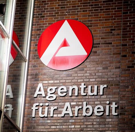 Bundesagentur F R Arbeit Zahl Der Arbeitslosen Im August Gestiegen Welt