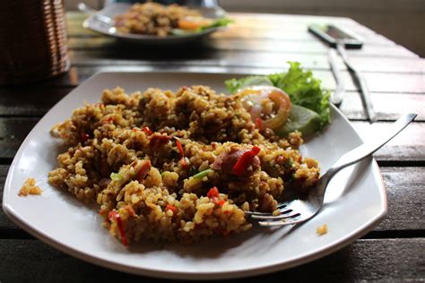 Gambar Hidangan Makan Menghasilkan Sayur Mayur Daging Masakan