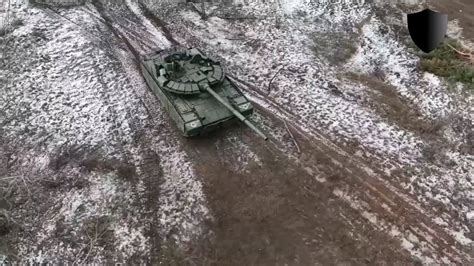 🇷🇺 Russian T-80BVM, modernized : r/TankPorn