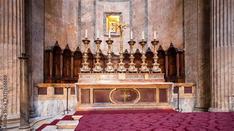 ROME, ITALY - DECEMBER 16, 2010: celebration altar in Pantheon in Rome ...