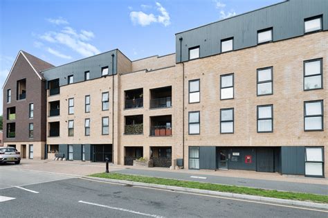 2 Bedroom Flat For Sale In 45 Royal Anglian Way Dagenham Rm8 1ae