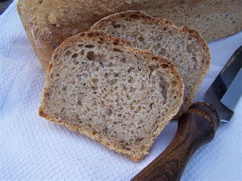 Saatenbrot Mit Sauerteig Und Vorfermentierten Teig Hefe Und Mehr