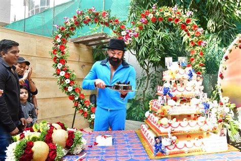 Bobby Deol Celebrates 55th Birthday, Cuts Cake with Fans - Filmibeat