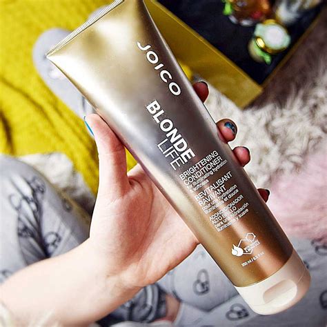 Joico Blonde Life Brightening Conditioner Озаряващ балсам за руса коса