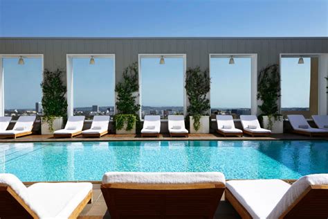 Above the Smog: 17 Best Rooftop Bars in Los Angeles