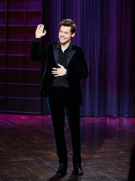 Harry Styles Performs Carolina On James Cordens Late Late Show