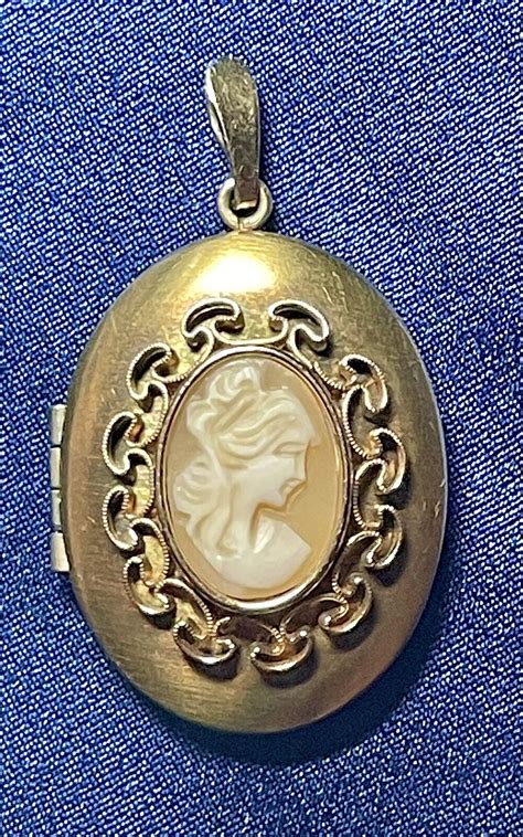 14k Gold Plated Carved Shell Cameo Locket Gem