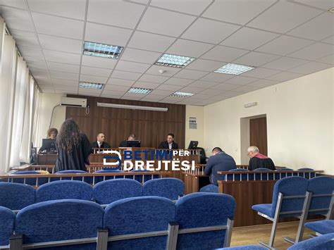 Prokuroria kërkon dënimin e të akuzuarit për korrupsion mbrojtja thotë