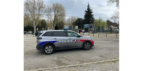 Vaucluse Alertes à la bombe onze collèges et lycées ont reçu des