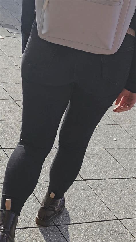 Cute Brunette With Nice Ass Waiting For Friend Tight Jeans Forum