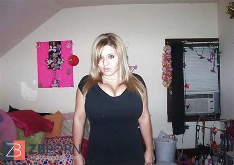 Big Titted Amateurs Huge Titted GFs Candids ZB Porn