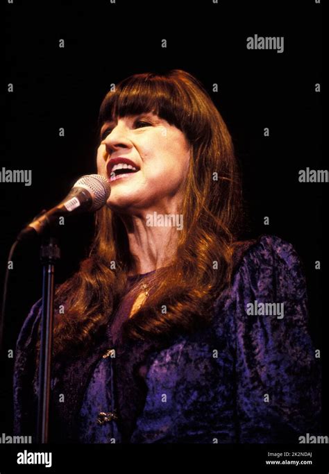 THE SEEKERS Judith Durham Vocals Live In London UK 1 June 2000