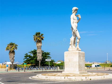 Réplica De La Estatua De Michelangelos De David En Marsella Francia