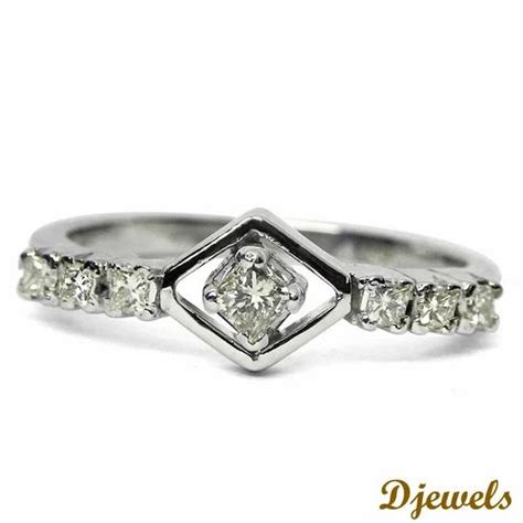 Beyonce Diamond Ladies Ring at Rs 21010 | Diamond Rings in New Delhi | ID: 10695199048