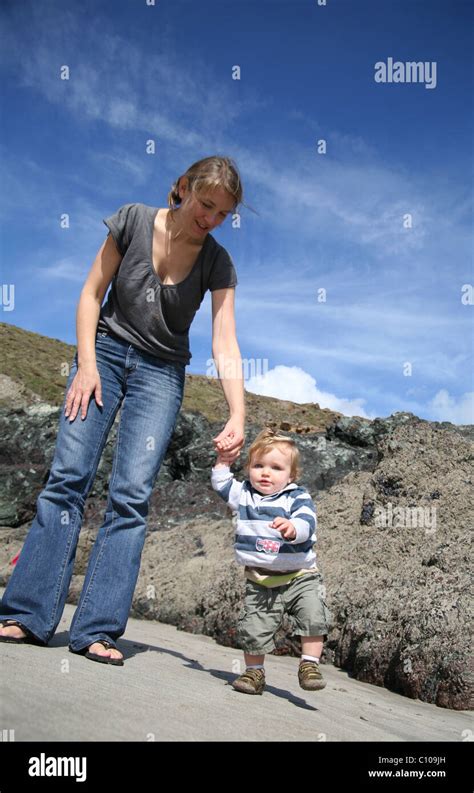 Mother and young child Stock Photo - Alamy