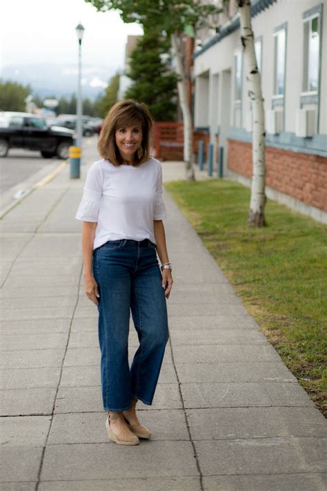 What Tops To Wear With Wide Leg Cropped Pants