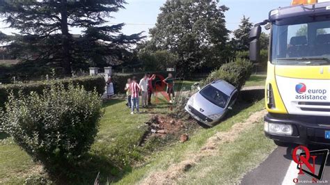 Ozegna Auto Esce Di Strada E Finisce Nel Fosso Accaduto Sulla Sp