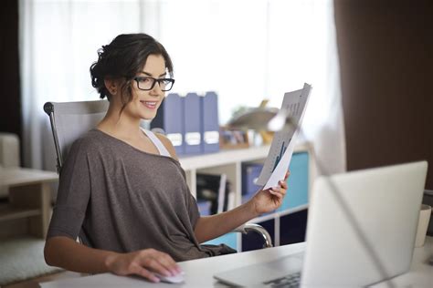 Auxiliar De Atendimento O Que Faz - Auxiliar de Apoio Administrativo: o que faz e salário