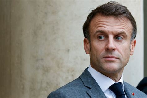 Il en fallait du courage Macron salue les Russes qui ont participé