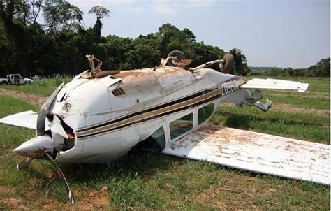 NotÍcias E HistÓrias Sobre AviaÇÃo Avião De Pequeno Porte Cai E Deixa