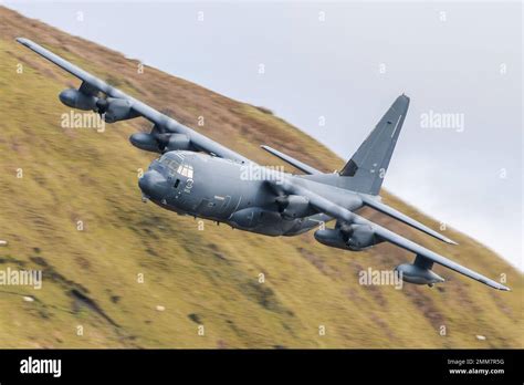 Mach Loop Raf Hercules C Fotos Und Bildmaterial In Hoher