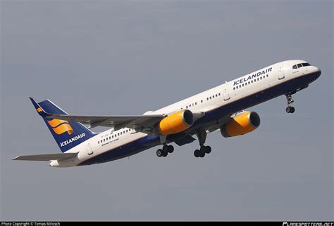 TF ISV Icelandair Boeing 757 256 WL Photo By Tomas Milosch ID