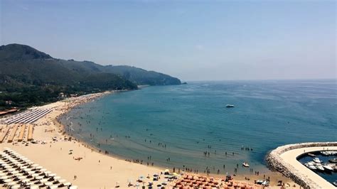 Sperlonga la Spiaggia dellAngolo tra le più belle dItalia per Skyscanner