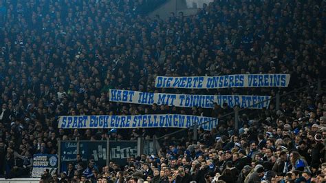 Fc Schalke 04 Lüge Ultras Ge Rechnen Mit S04 Vorstand Ab Fußball