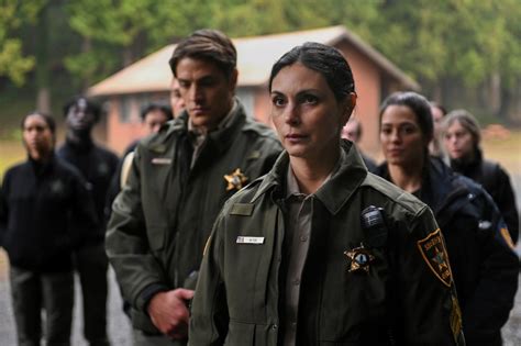 Sheriff Country Fire Country Spinoff On Cbs With Morena Baccarin In