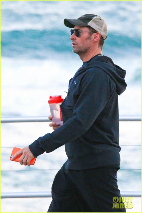 Photo Hugh Jackman Bares His Hot Body During An Outdoor Shower 46