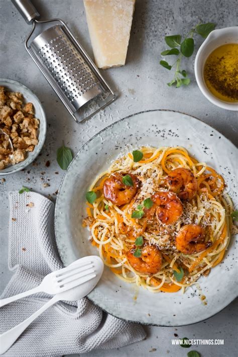 K Rbis Pasta Mit Butternut Honig Garnelen Brauner Butter Und Parmesan