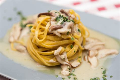 Tagliatelle With Porcini Mushrooms And Parmesan Cheese Sauce MaMaBlip