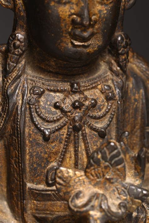 51BidLive A CHINESE BRONZE FIGURE OF STANDING GUANYIN