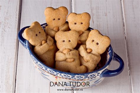 Turta Dulce Stelute Si Ursuleti Cu Nuci Caju Dana Tudor Love To Cook