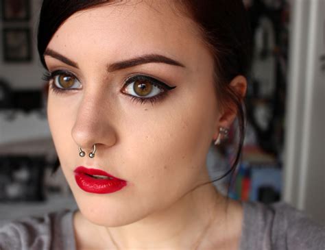 KITTENMOUSTACHE Video Naked 2 Palette Tutorial Too Faced Melted Ruby