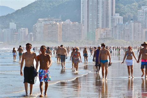 Banhistas Voltam A Lotar Praias De Sp E Ignoram Obrigatoriedade Do Uso