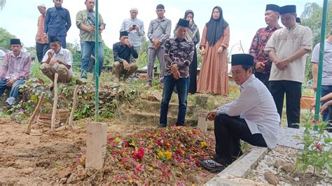 Pemakaman Ferry Maulana Adik Kandung Mantan Wabup Empat Lawang Yulius