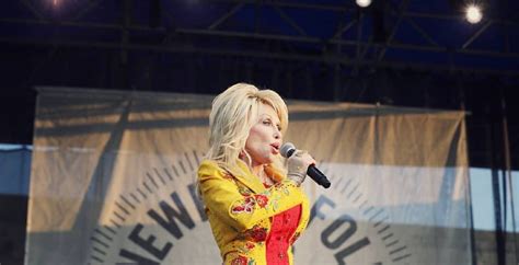 Dolly Parton Reveals Why She Turned Down Super Bowl Halftime Show