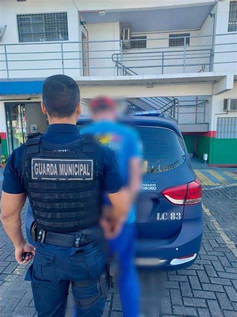 Homem Com Mandado De Prisão Em Aberto Fica Na Nervoso Ao Ver Viatura E Acaba Capturado Penha