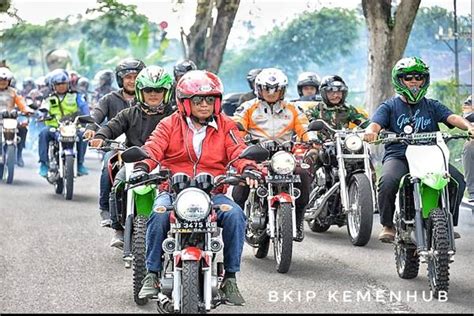 Wacana Sepeda Motor Masuk Tol Ini Pendapat Menhub Budi Karya Sumadi