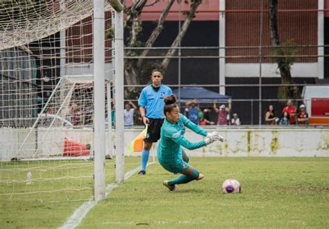 Goleira Do Fluminense Convocada Para A Sele O Feminina Sub