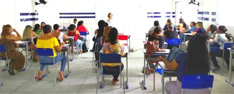 Educação de Paulista realiza reunião pedagógica novos professores