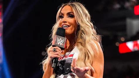 Wwe Hall Of Famer Trish Stratus Got An Unexpected Surprise On Raw When